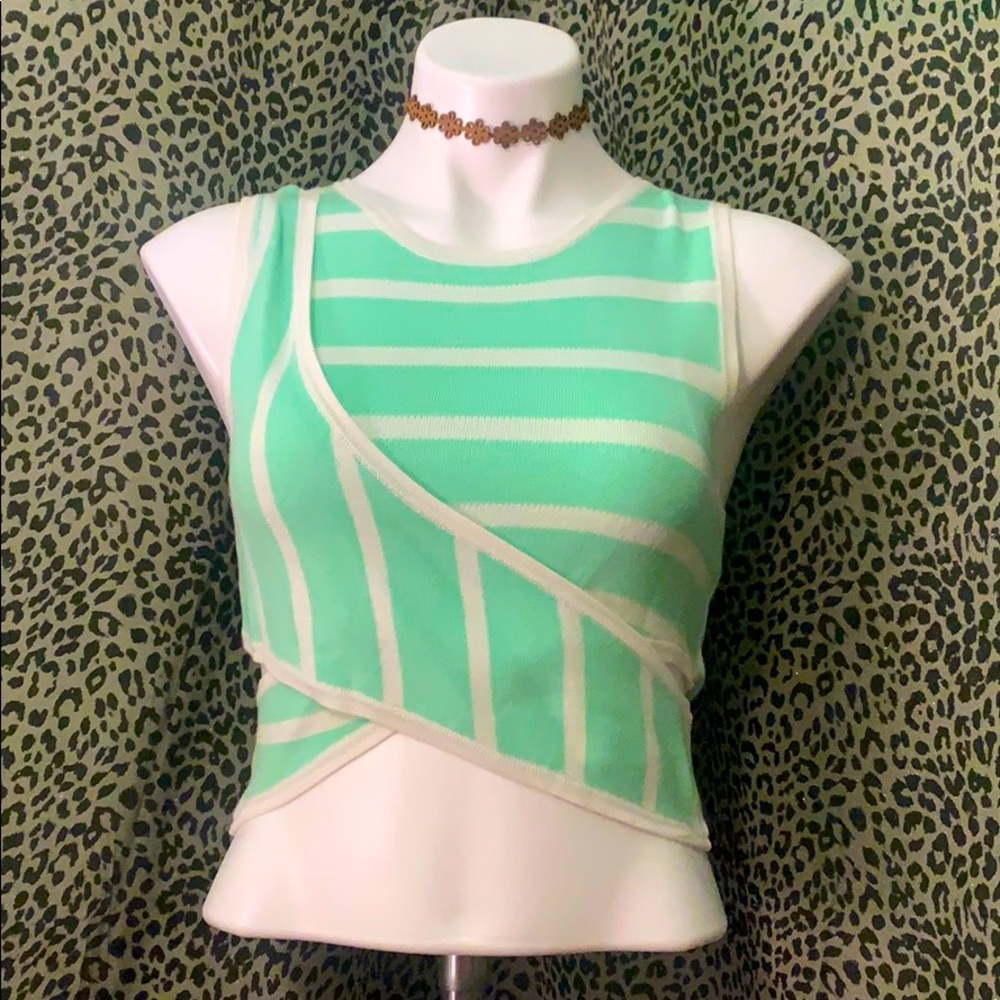 Sleeveless top size small